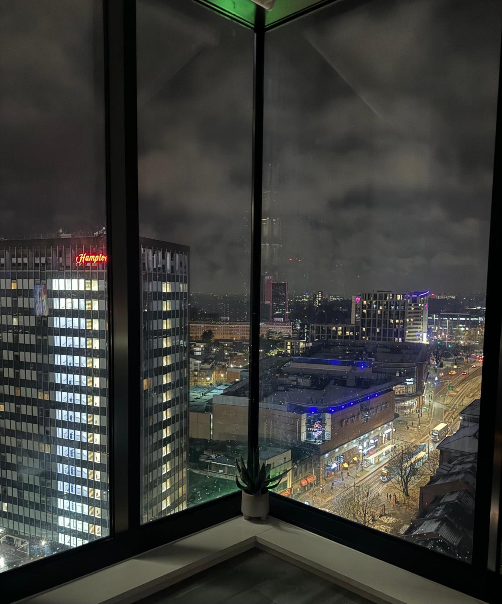 Premium Deals L Last-Minute Stay L 4 Min Walk To Birmingham Central Library L 18Th Floor 2 Bed 2 Bath City Centre Penthouse With Gym & Netflix By Jvt Short Lets Eksteriør bilde