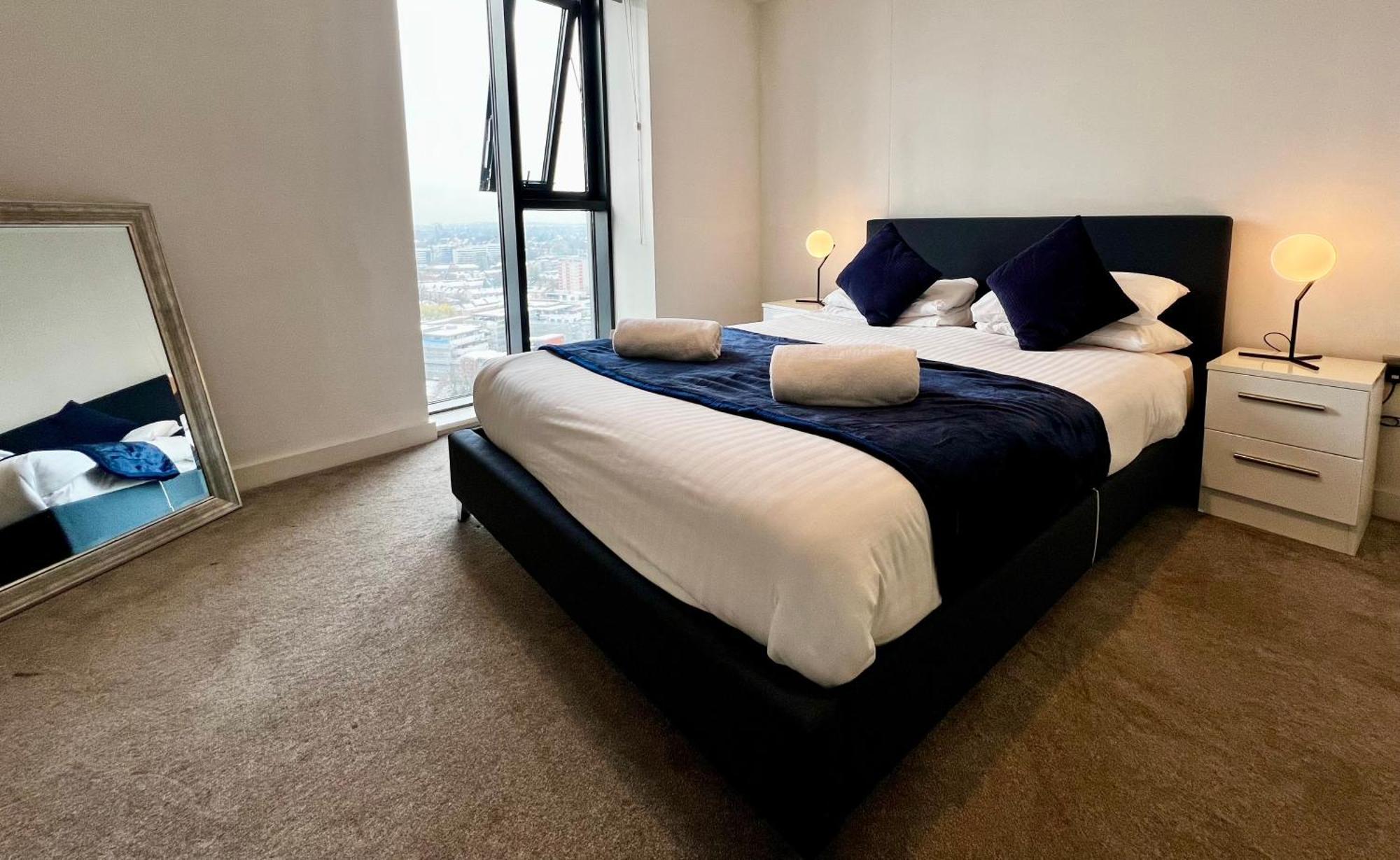 Premium Deals L Last-Minute Stay L 4 Min Walk To Birmingham Central Library L 18Th Floor 2 Bed 2 Bath City Centre Penthouse With Gym & Netflix By Jvt Short Lets Eksteriør bilde